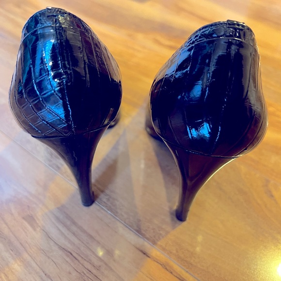 Black Patent Leather Pumps - Picture 3 of 3
